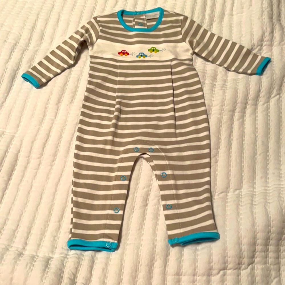 Onesie with embroidered cars